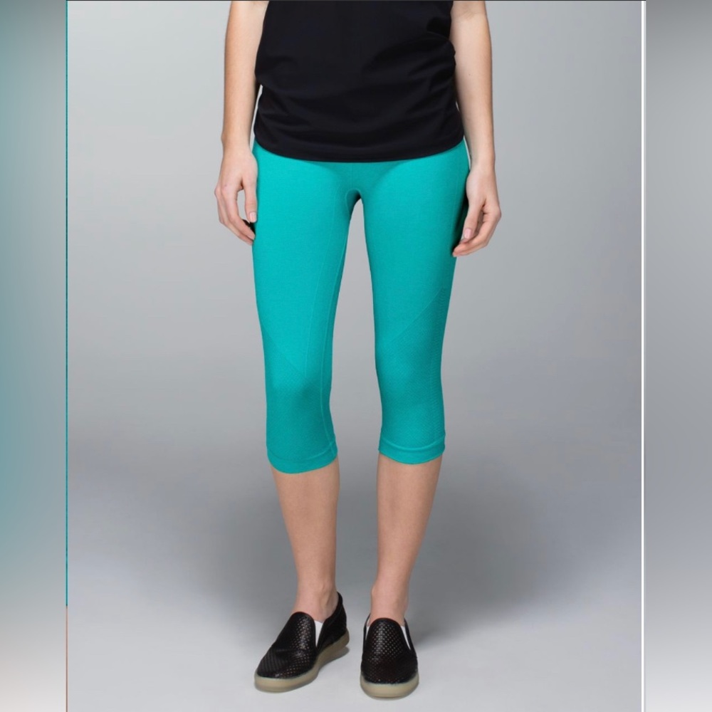 Lululemon In The Flow Crop Leggings Size 2